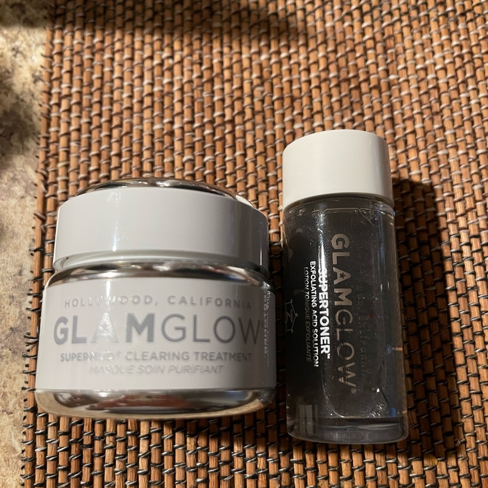 GLAMGLOW Skincare Set - White and Gray